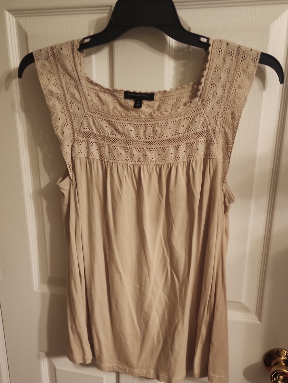 Banana Republic Cream Crochet-like Lace Yoke Sleeveless Camisole